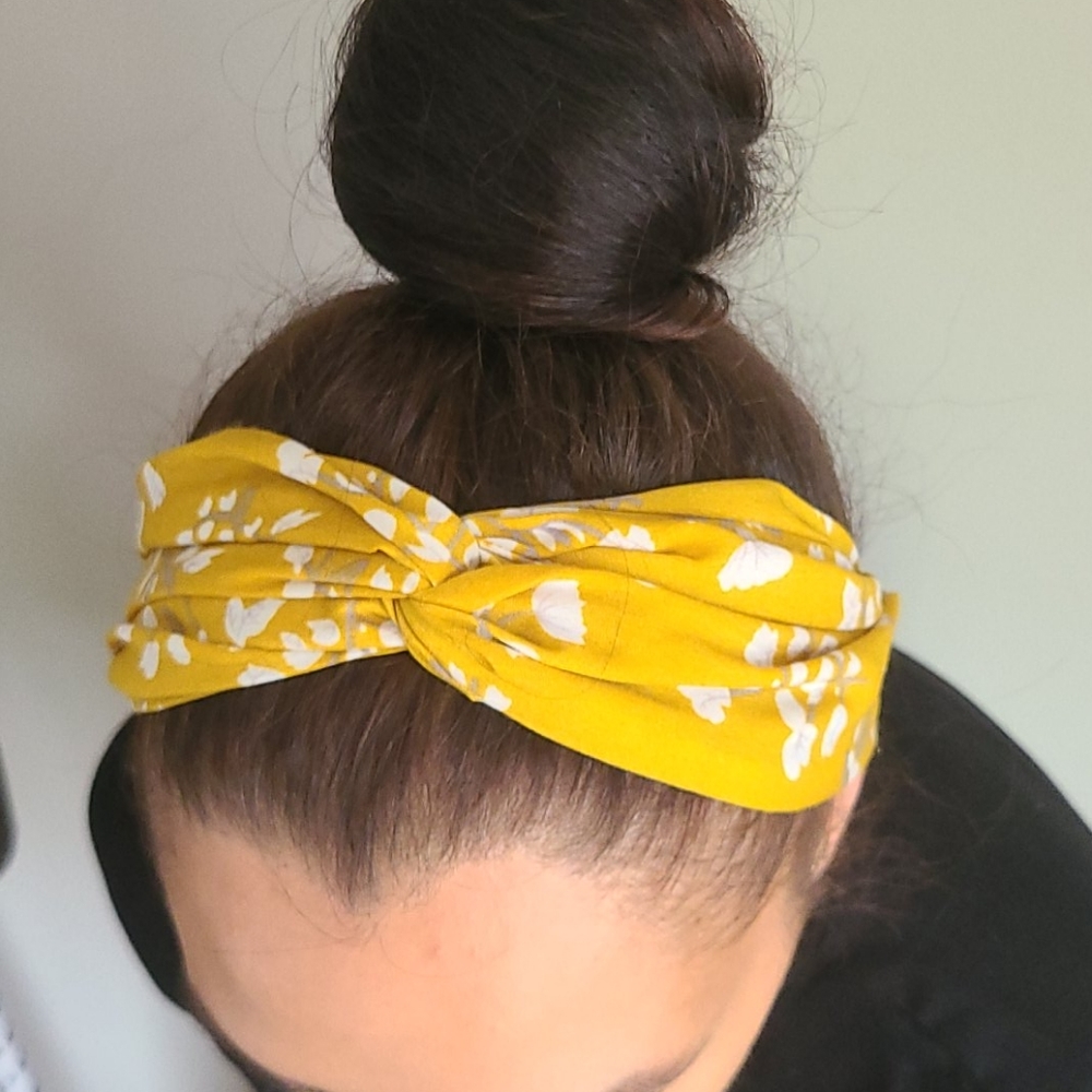 Floral headband in mustard